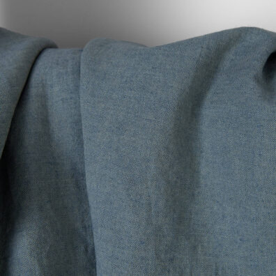 Puslininis audinys žalsvas-mėlynas melanžinis skalbtas tinka drabužiams ir namų tekstilės gaminiams siūti