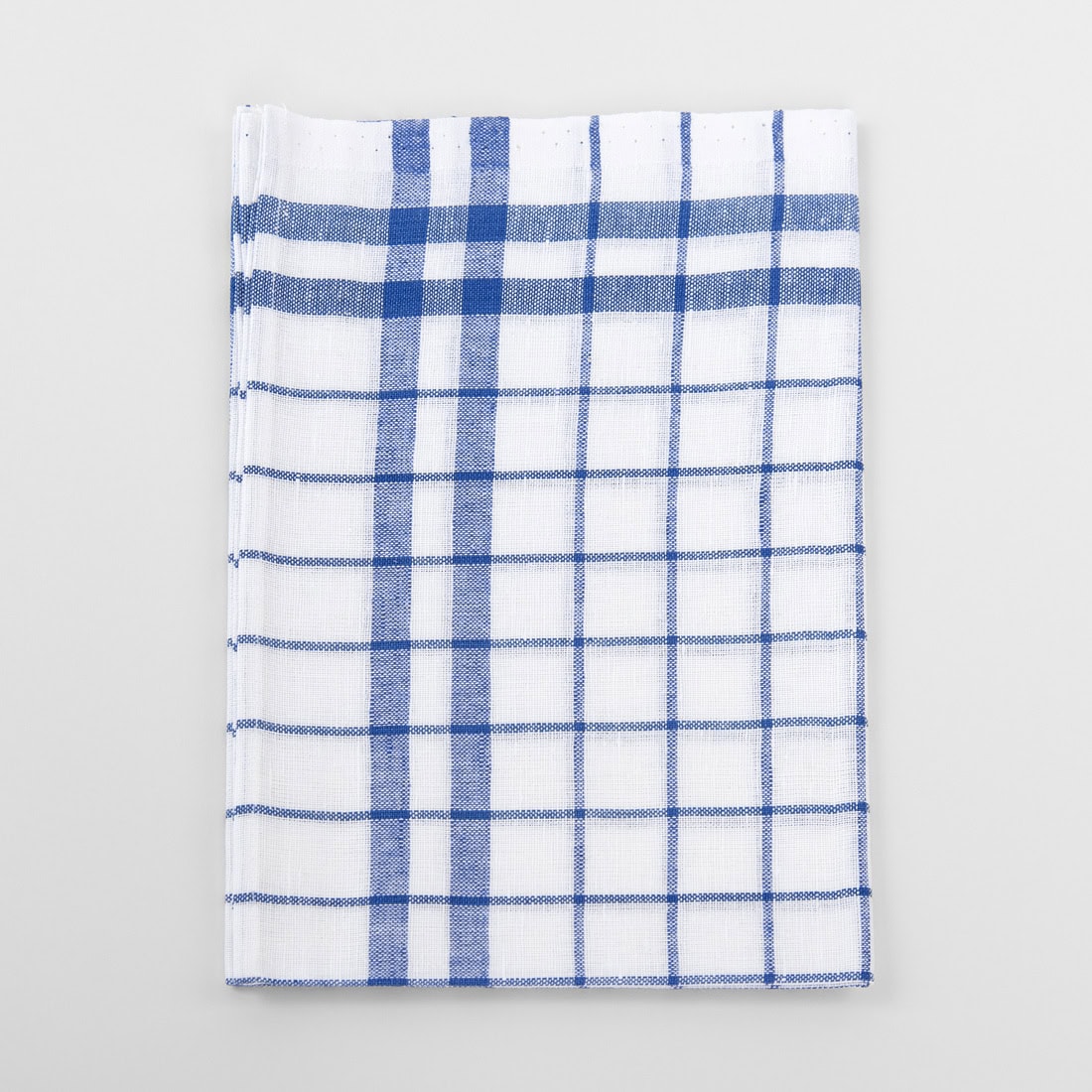 Puslininių rankšluostukų rinkinys mėlynais langeliais ryškiai baltame fone