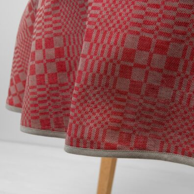 WILLOW apvali (ovali) raudonai-pilkai languota lino-medvilnės sudėties staltiesė su pilku kanteliu