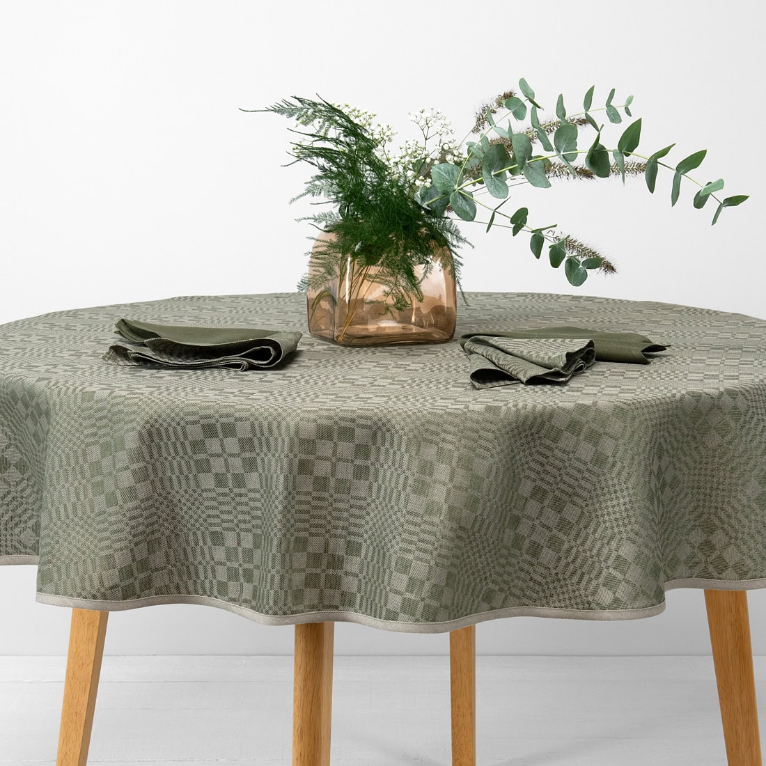 WILLOW apvali (ovali) žaliai-pilkai languota lino-medvilnės sudėties staltiesė