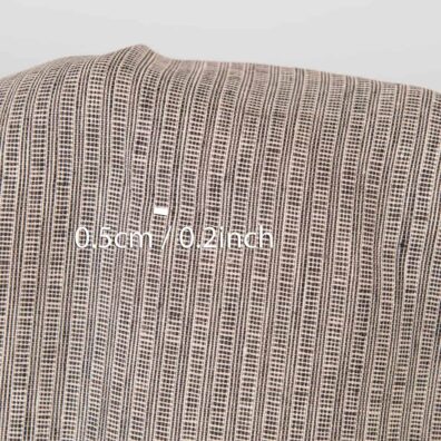 Lino audinys rožinėmis-rudomis stilizuotomis juostelėmis