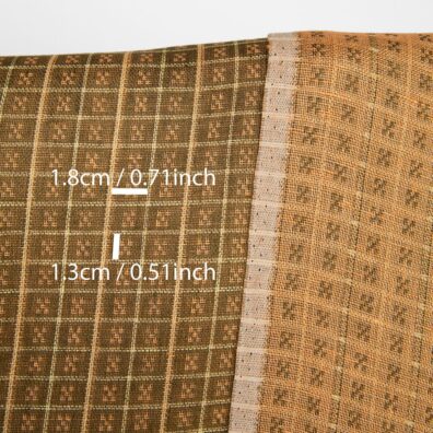 Lininis audinys dvipusis rudų ir karamelinių langelių, su matmenimis