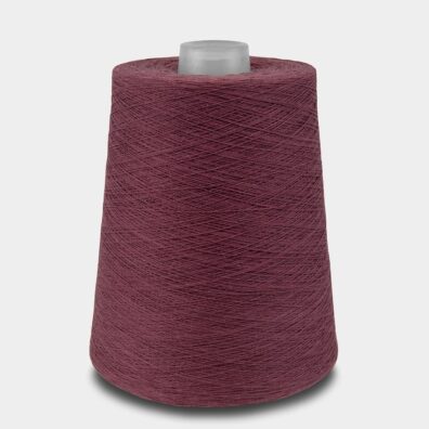 Medvilniniai verpalai rudai violetinės spalvos mezgimui, nėrimui, audimui, rankdarbiams