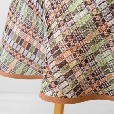 VIOLA apvali (ovali) ruda žalia languota staltiesė, dobinio audimo