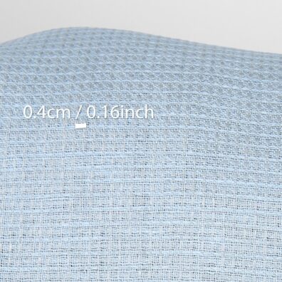 Lininis audinys blyškiai pilkšvai melsvas „vaflinis“, su matmenimis