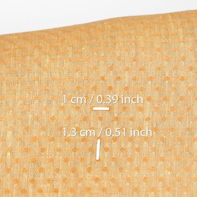 Lininis audinys gelsvos ir degto molio taškuotas, su matmenimis