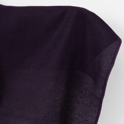 Lininis audinys juodai violetinis satinas
