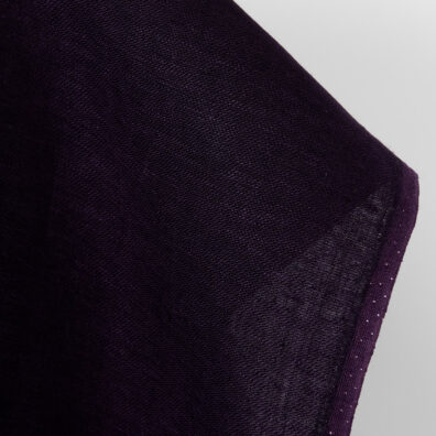 Lininis audinys juodai violetinis satinas, 150cm pločio