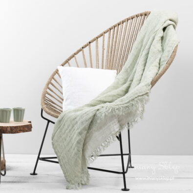 Lniany jasnozielono-biały dwustronny pled.