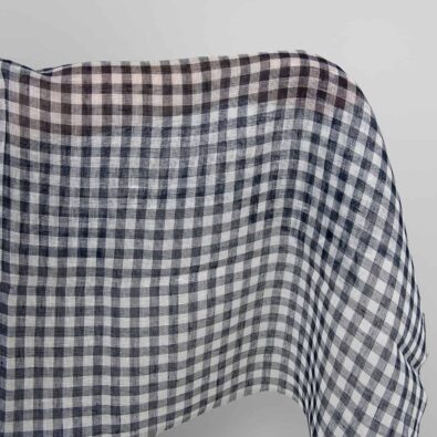 Prześwitująca tkanina lniana w czarno-białą krateczkę