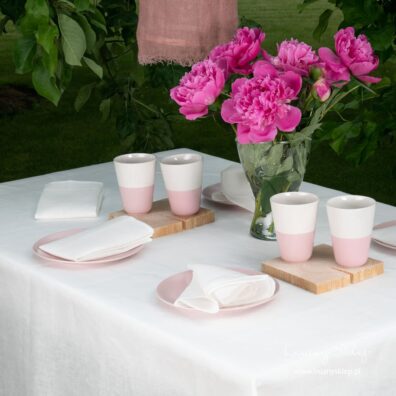 Lniany biały obrus.