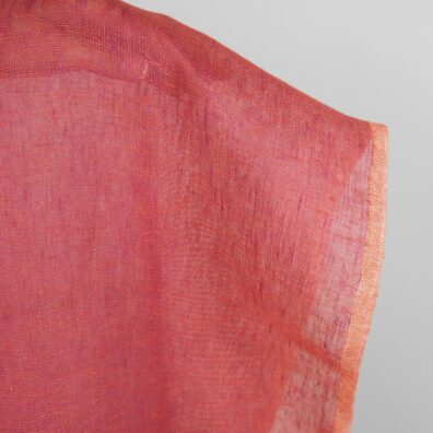 Czerwona przeźroczysta tkanina lniana, szerokość 150cm