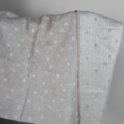 Szary żakardowy len w ciapki