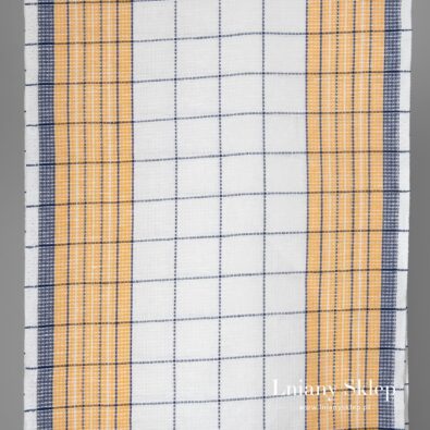 Śnieżnobiała tkanina w kratkę.