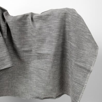 Ciemna szara tkanina w paski