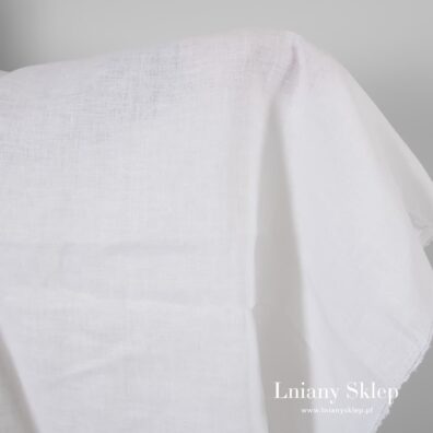 Tkanina uniwersalna, pasująca na szycie ubrań i najróżniejszych tekstyliów domowych.