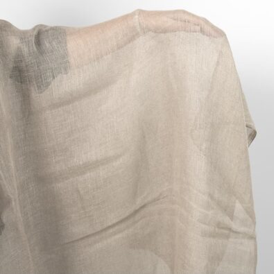 Tkanina szary prześwitujący jasny len.