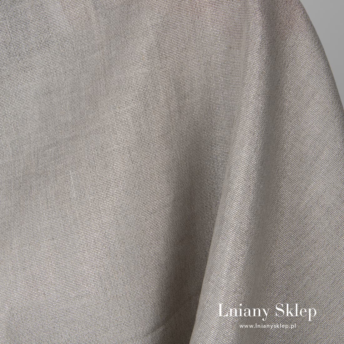 Srebrzysty len na odzież i tekstylia domowe.