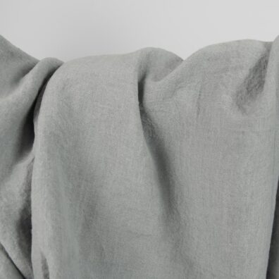 Dekatyzowany len na odzież i produkty konfekcji domowej.