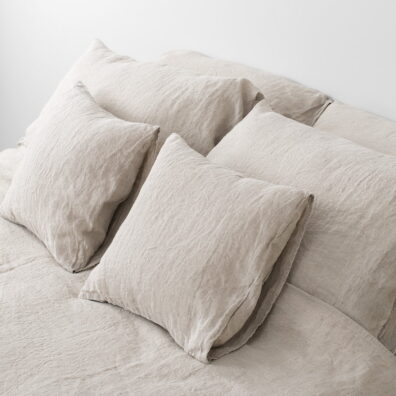 Pościel z niebarwionego, pranego lnu „Wydma”.