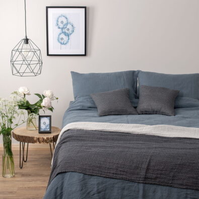 Grafitowa pościel lniana „Graffiti”.