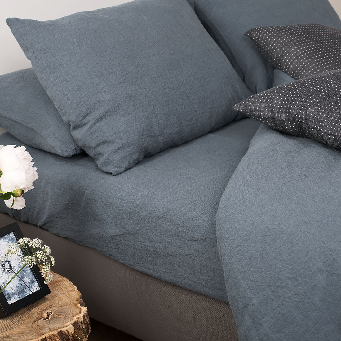 Grafitowa pościel lniana. Prześcieradło.