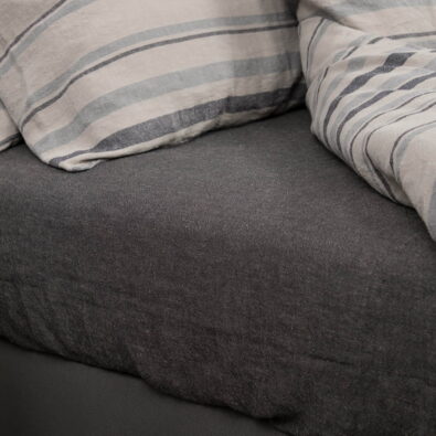 Prześcieradło lniane ciemne szare.