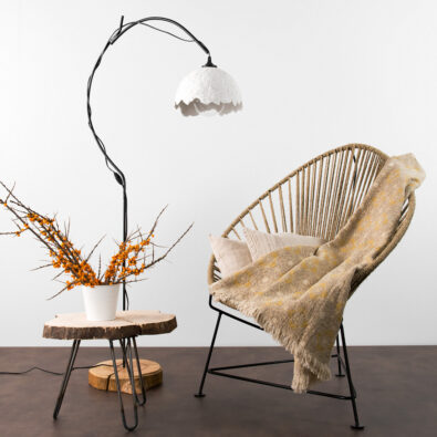 Żakardowy musztardowo-szary dwustronny lniany pled.