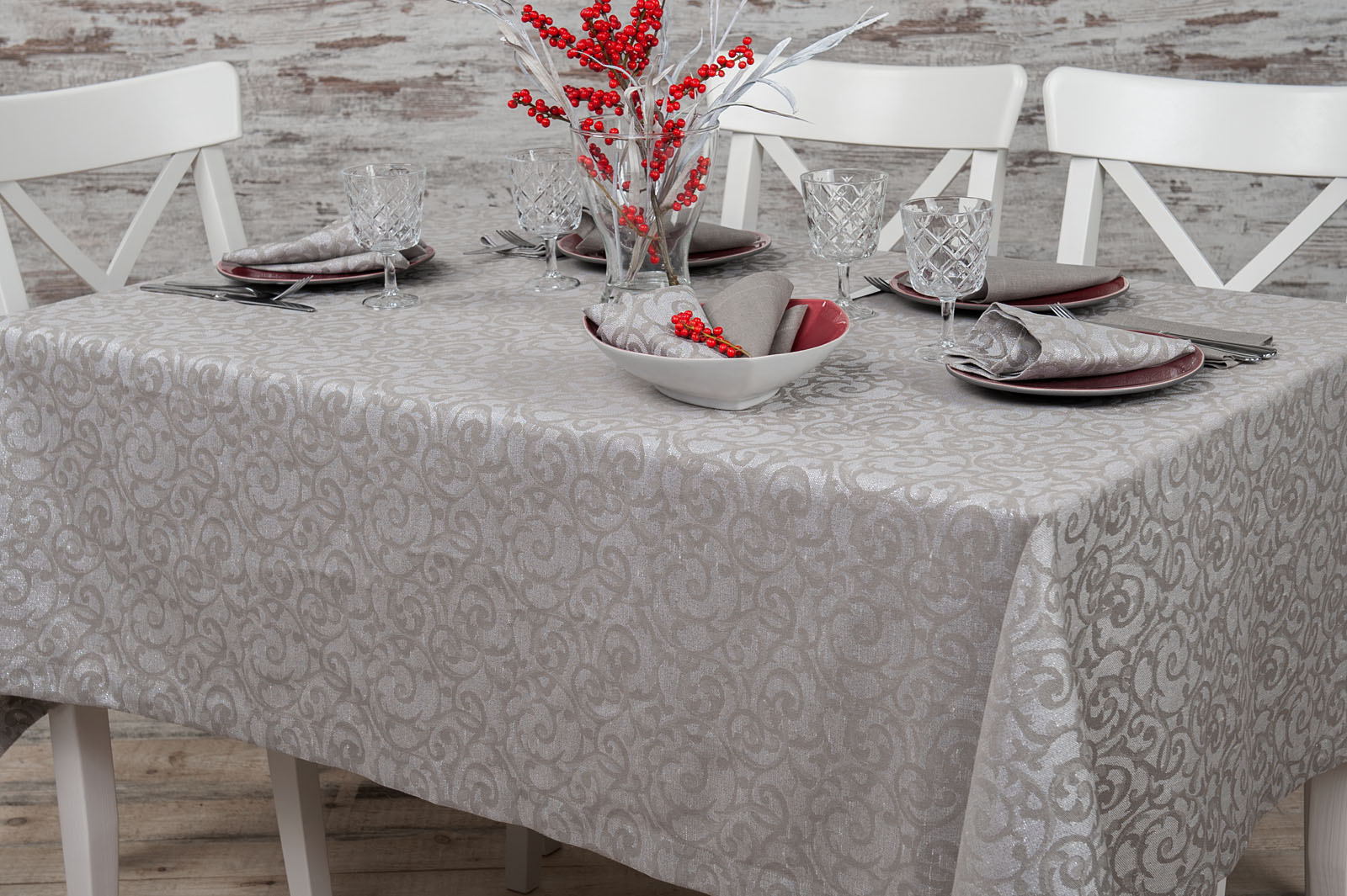 Lniany obrus w srebrzysto - szary ornament