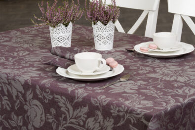 Fioletowy żakardowy lniany obrus
