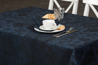 Granatowy żakardowy lniany obrus