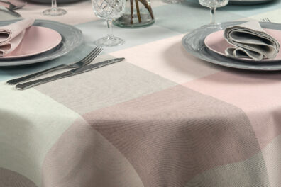 Okrągły (owalny) obrus w szaro - różowo - zieloną kratkę