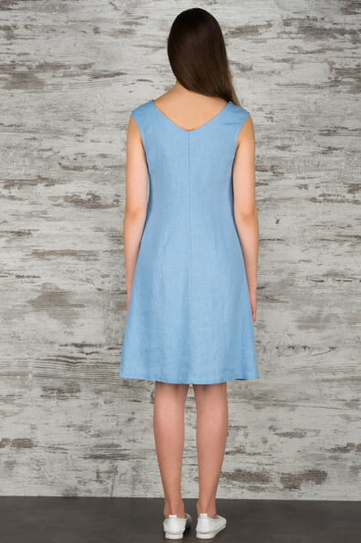 Lniana sukienka. Z boku zasuwana na zamek.