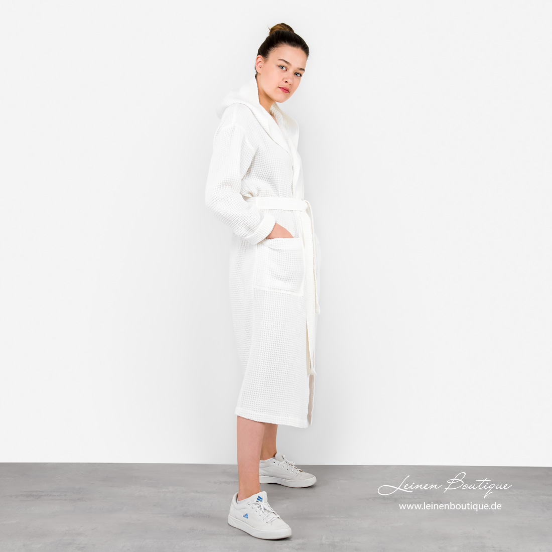 Lniano - bawełniany waflowy szlafrok damski.