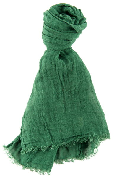 Zielony lniany szalik.