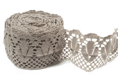 Koronka lniana w kolorze naturalnego włókna lnianego nr 30.