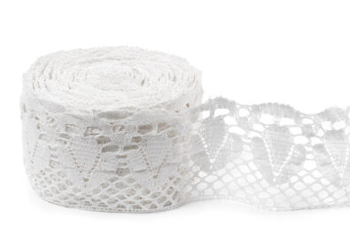 Biała koronka lniana