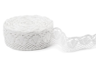 Mlecznobiała koronka lniana nr 45.