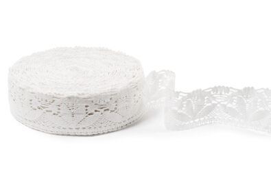 Biała koronka lniana