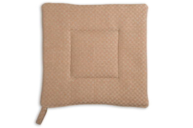 Brązowy lniany uchwyt kuchenny w kratkę