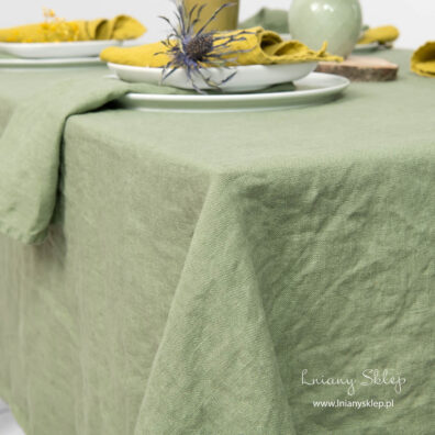 Obrus zielona oliwka z pranego lnu.