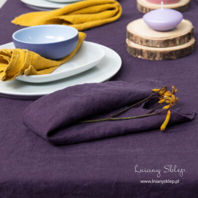 Prany fioletowy len. Obrus, serwetka stołowa.