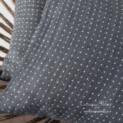 Lniana poszewka dekoracyjna szara w mlecznobiałe kropeczki.