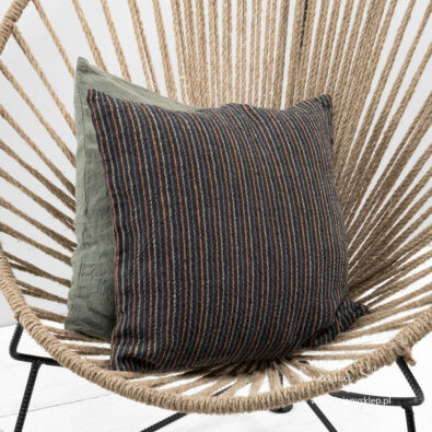 Lniana poszewka dekoracyjna szara w paski.