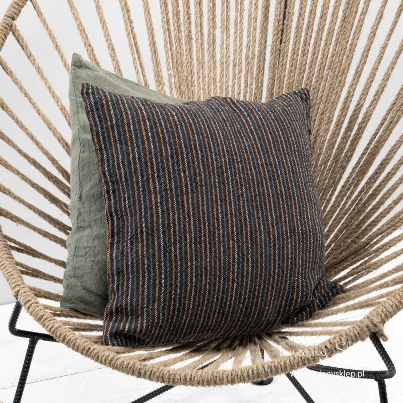 Lniana poszewka dekoracyjna szara w paski.