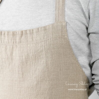 Fartuch wytkany splotem jodełkowym.