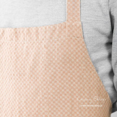 Lniany fartuch lekki brąz. Drobna krateczka.