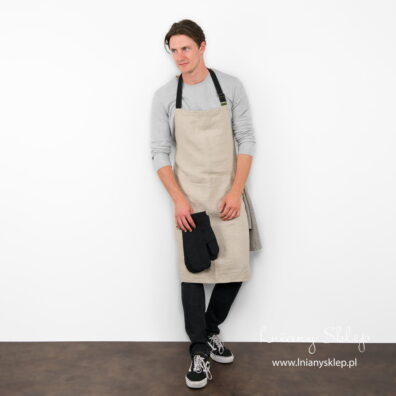 Lniany fartuch jasny szary. Prany len.