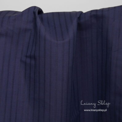 Lniano - bawełniana tkanina granatowa w pionowe paski.