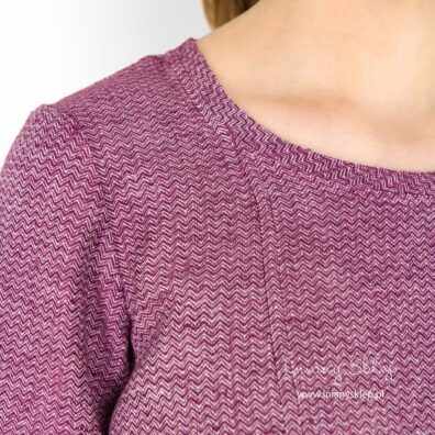 Sukienka fioletowa w bordo lniana. Okrągły dekolt.